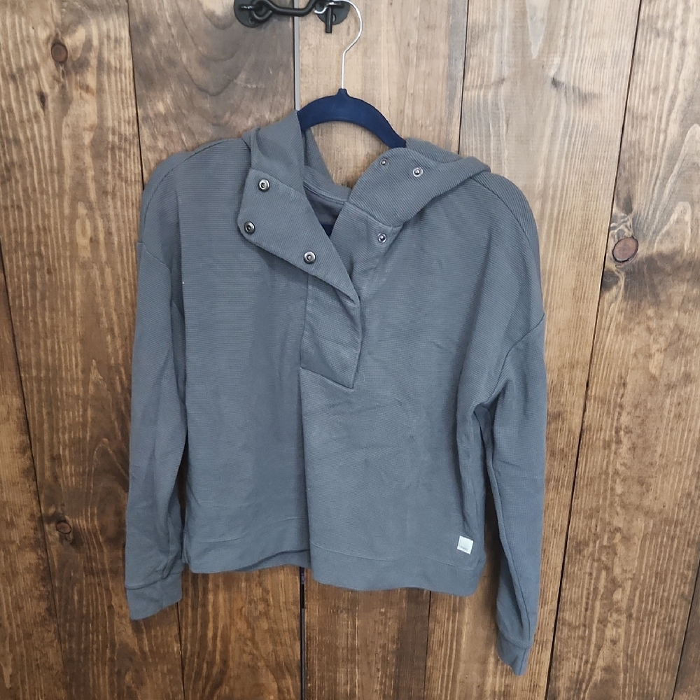 Vuori Charcoal Waffle Knit Pullover